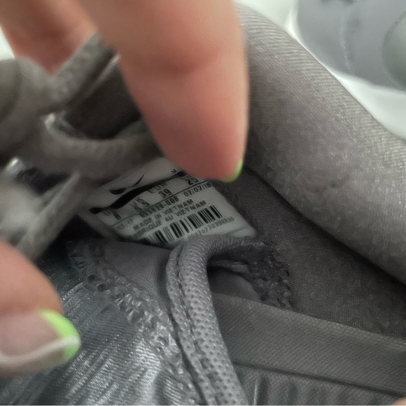 Gorgeous Satin Nike Roshe - Picture 4 of 6